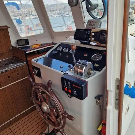 Botel Primavera Sound Romantic Fisherboat